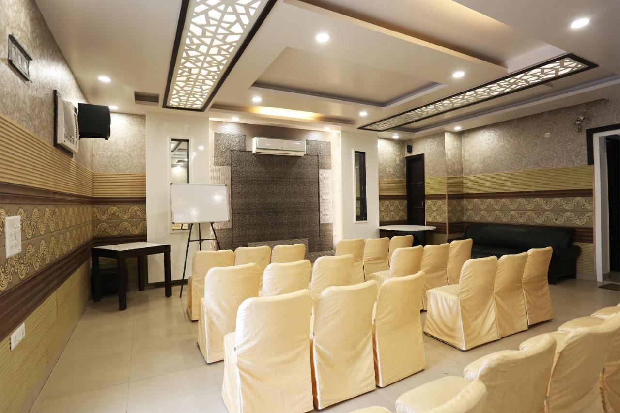 Capital O 1391 Hotel Pushpa Vilas Ghaziabad Exterior foto