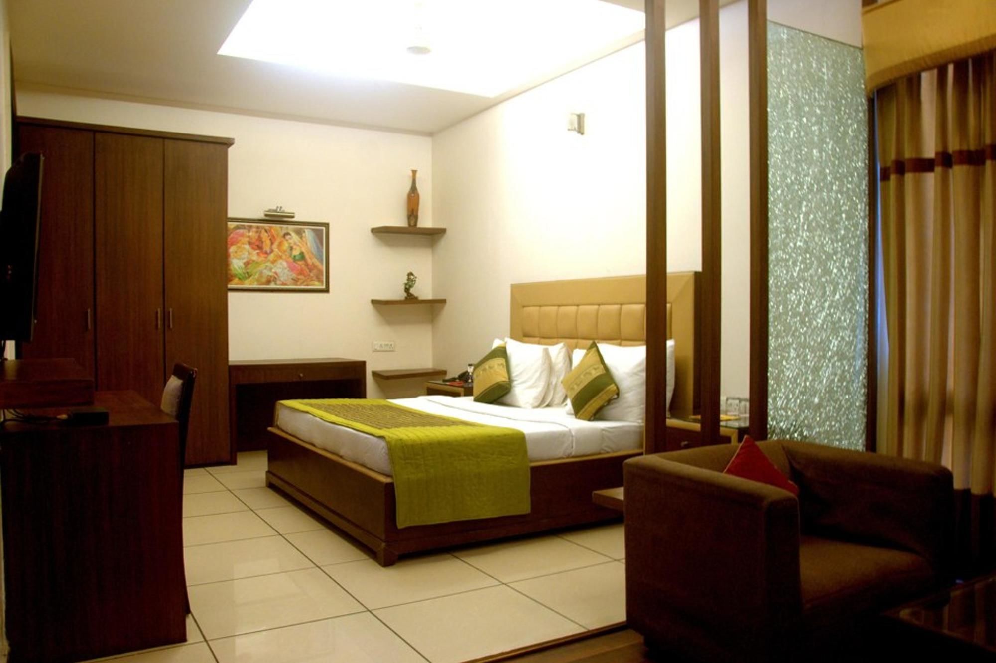 Capital O 1391 Hotel Pushpa Vilas Ghaziabad Exterior foto